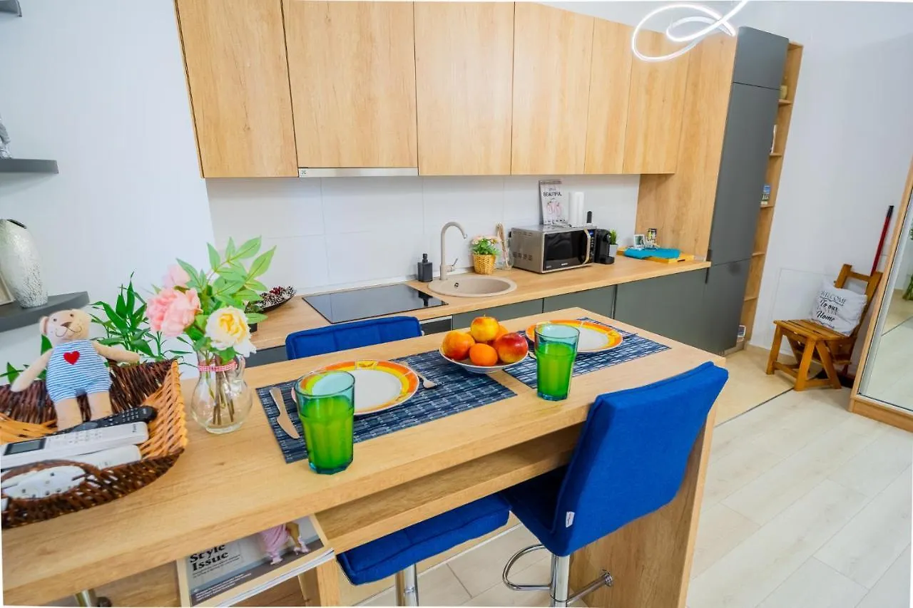 Queen Elizabeth - Ultracentral - Free Parking & Ac Bucharest Apartment